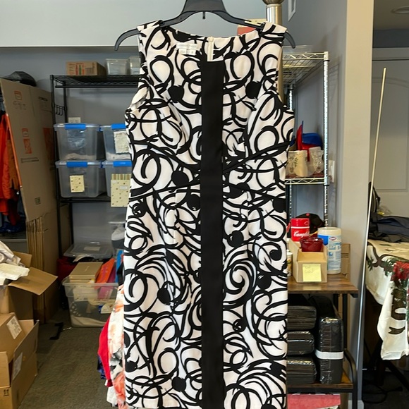 London Times Women's White & Black Geometric Print Dress size 8, sleeveless - Picture 1 of 4